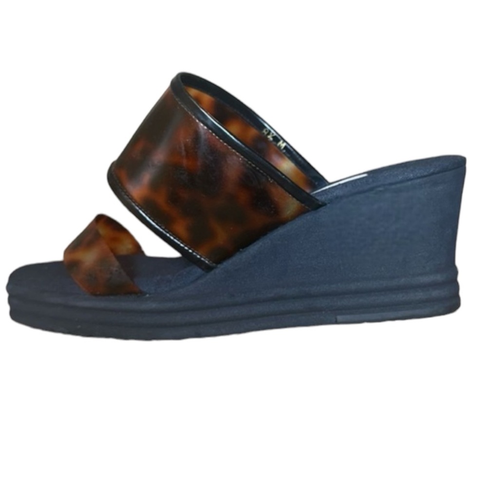New Andre’ Assous Featherweight Wedges